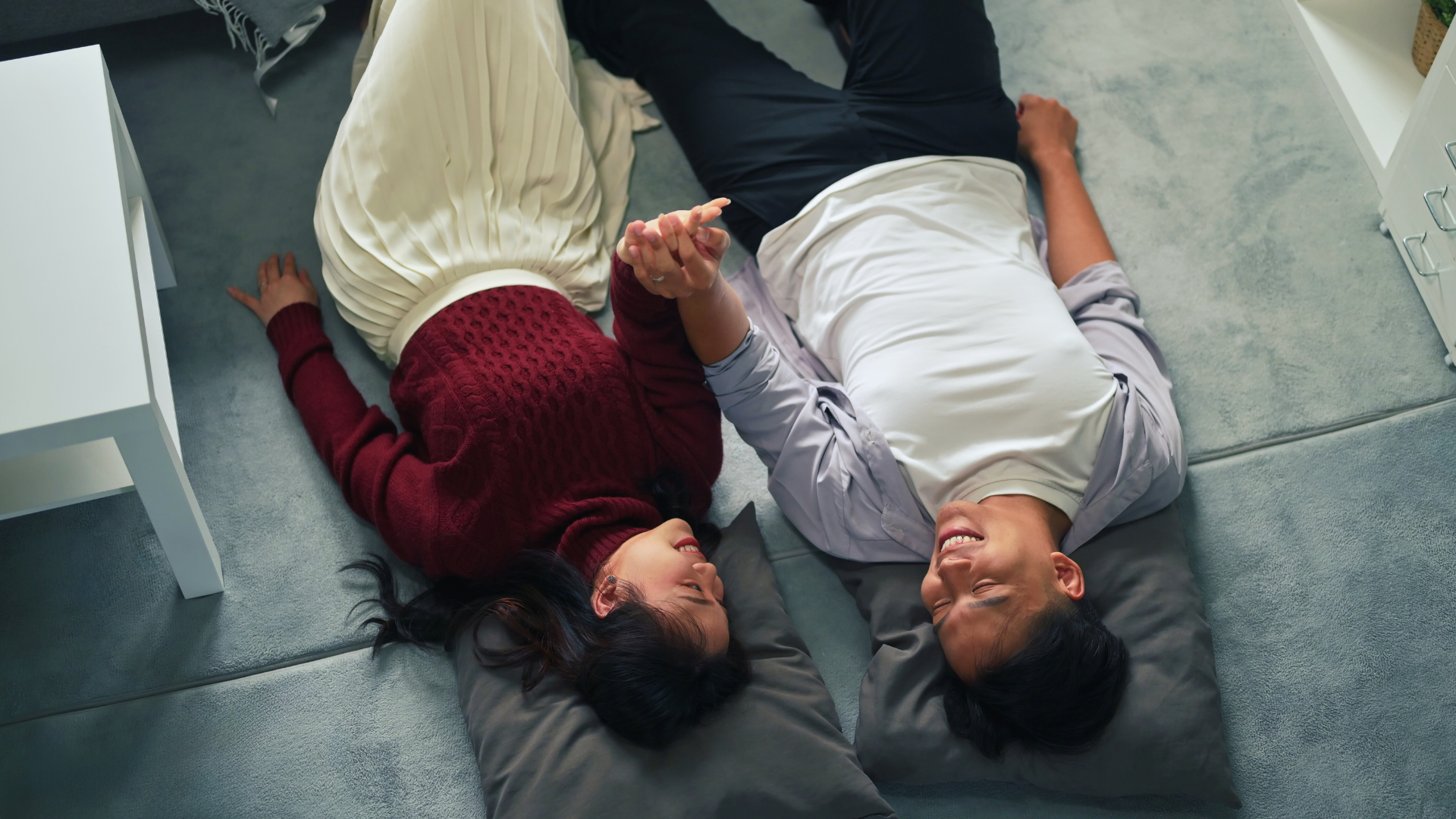 Read more about the article The Art of Showing Affection Without Clichés: Genuine Ways to Express Love Clearly and Confidently
